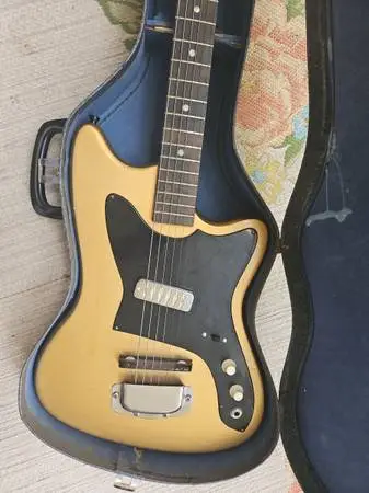 Airline Bobkat electric guitar gold finish