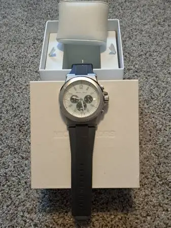 Michael Kors Watch With Box and Papers Working Like New