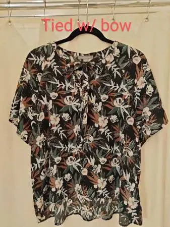 Floral Print Top by Peace & Pearls