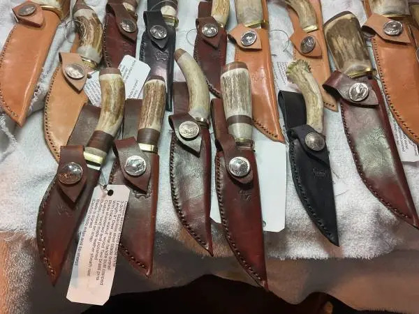 Knifes  fixed blades skinners & hunt . antler handles  with leather sheath