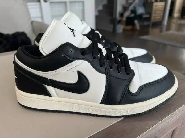 Nike Womens Air Jordan 1 Low SE Vintage Panda Size 8