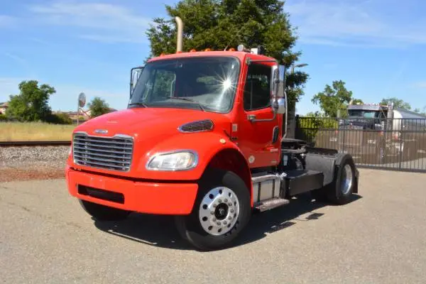 2012 Freightliner M2-106 Day Cab – Cummins Diesel – Excellent Conditio