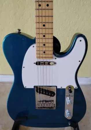 NOS 1999 Fender USA Telecaster Guitar & OHSC