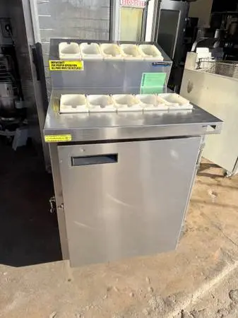 Ice cream topping refrigerator