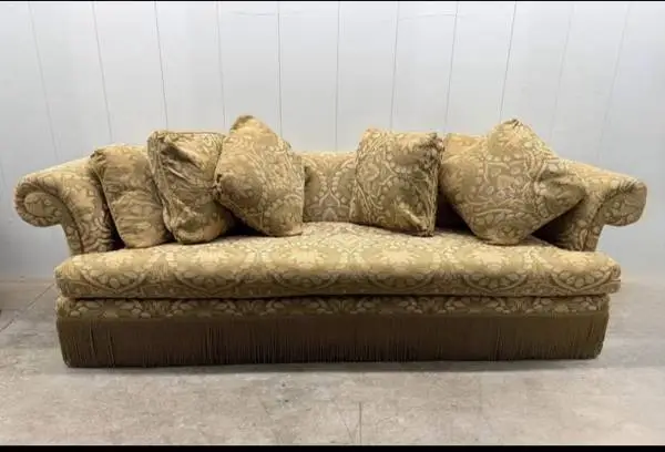 Luxury Traditional Sofa – Custom Upholstery – Excellent Condition – 103”