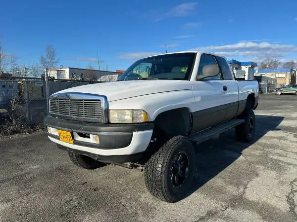 1998 Dodge V-10 lifted pickup truck