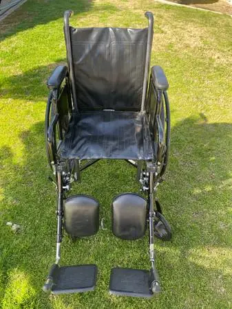 WHEELCHAIR McKESSON 17” ADJUSTABLE FOOT STIRRUPS