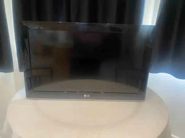 LG tv & wall mount