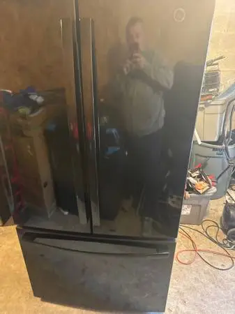 BRaND NEW GE REFRIGERATOR BLACK french door
