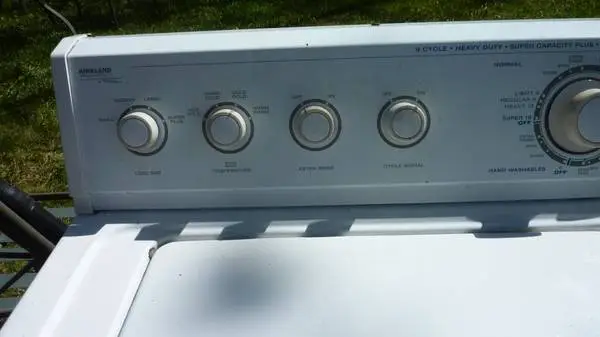 Washing machine for repair or parts