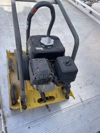 PLATE COMPACTOR 19”x24”