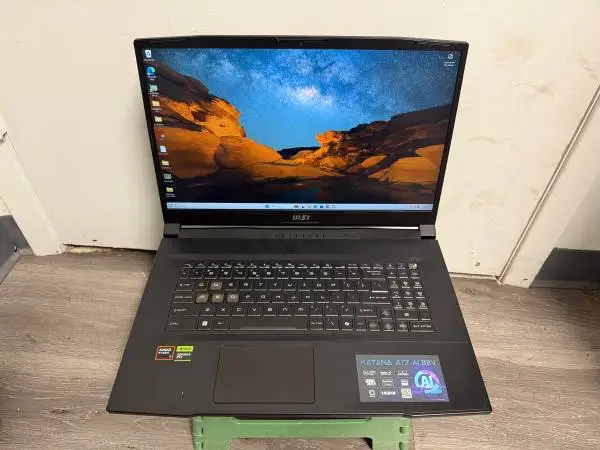 MSI katana 17.3 gaming ddr5 laptop, 1Tb  SSD+RTX 4060+144Hz screen