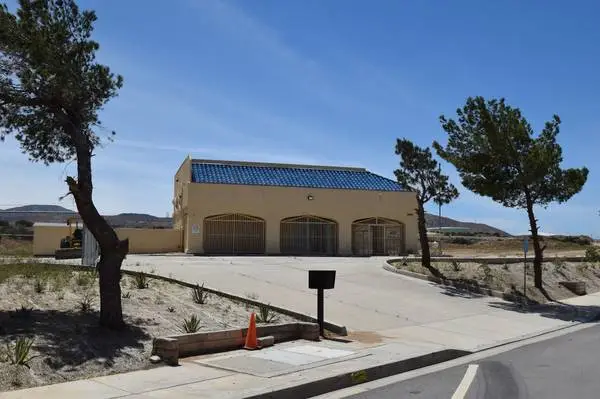 Parking & Storage Space -Pearblossom Hwy