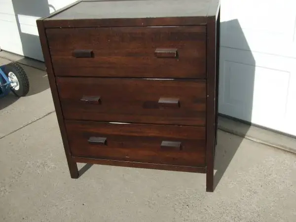 3 drawer wooden dresser