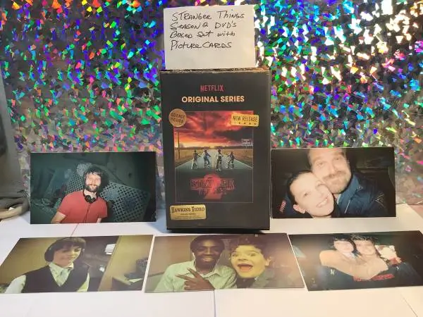 Stranger Things Season 2  (6) DVD Boxed Set with Picture Cards