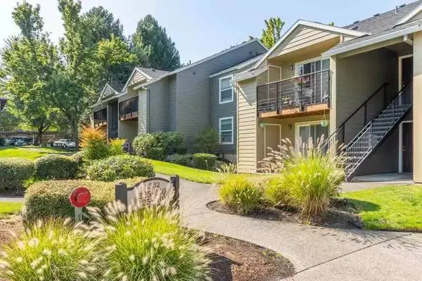 Purrfect home for you & your pet! 1 BR / 1 BA in Tigard.
