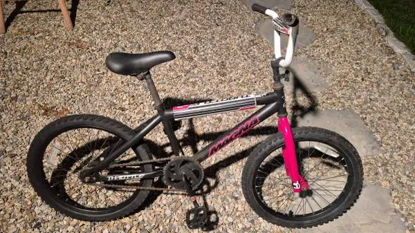 Magna Throttle Racing 20 Bicycle