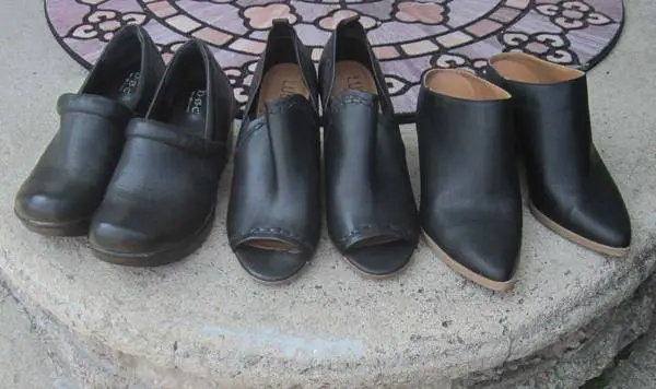 Lot of 3 pairs trendy Womens shoes black sz 9, like new