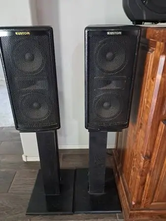 Kustom PA speakers/monitors included with stands and cables