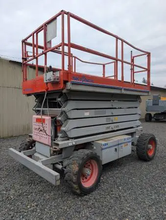 2007 Skyjack 8243 scissor lift Diesel