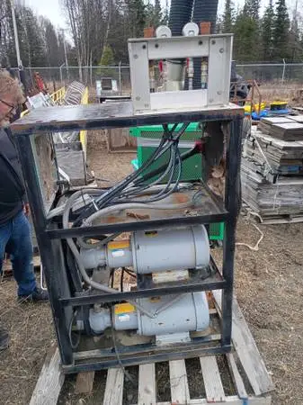 Dynex 8000psi test pump