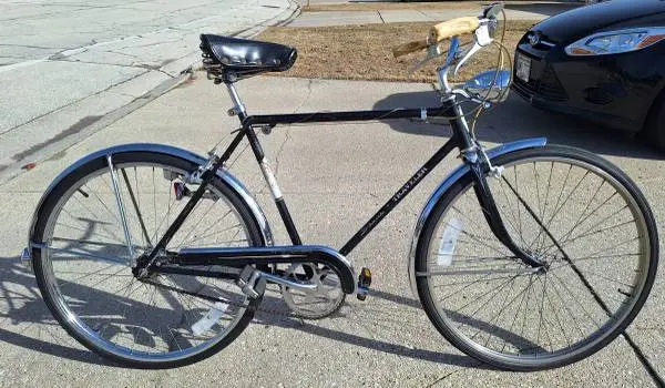 Reduced, Vintage 1963 Schwinn Traveler 3