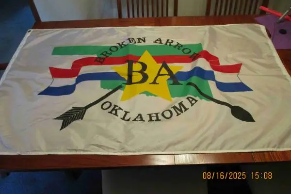 Broken Arrow Oklahoma flag (older styule?)