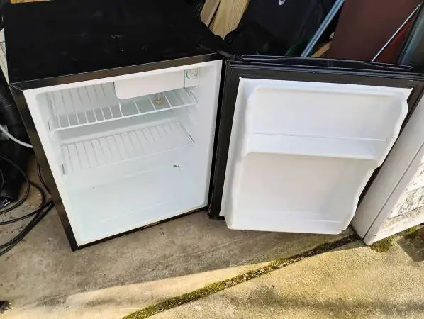 Mini Fridge, Microwave, Table Saw, TV, TOOLS, Exer Bike, Boxing Bag