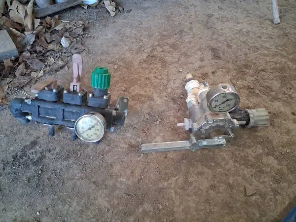 Field Sprayer Manifolds