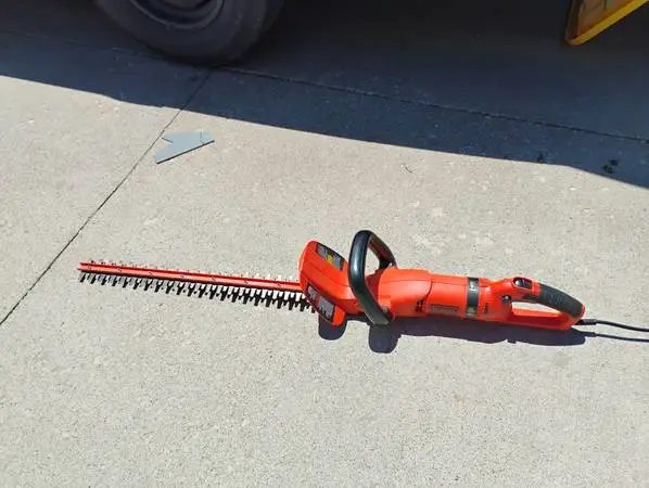 Black & Decker 24 rotating trimmer