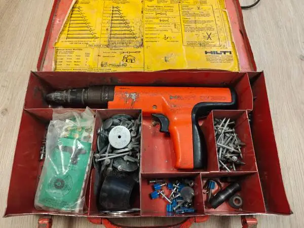 Hilti DX 350 Powder-Actuated Tool + .25 Cal Cartridges