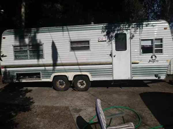WANTED **OLD & UNWANTED RVs / CAMPERs / MOTORHOME** CALL FOR REMOVAL