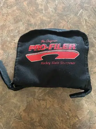 Handheld skate sharpener