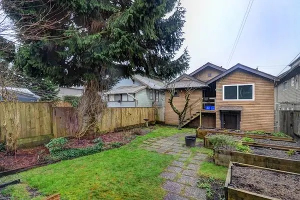 Kerrisdale 4 Bed 2 Bath Character House w/ Fenced Backyard