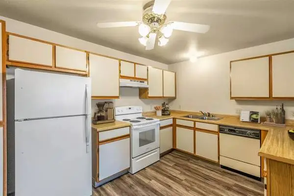 Just what you wanted! A great 2 bed, 2 bath in Reno