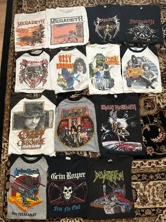 Looking To Buy Old Concert or Band/Artists Tshirts