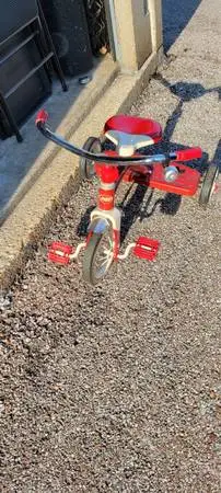 Radio Flyer 10 in Red Classic Tricycle