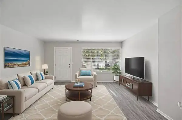 Cat and Dog Heaven! Amazing Pet-Friendly Community! 2 Bed / 2 Bath
