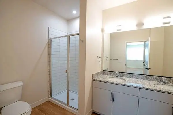 High end urban living in Commerce City! 1209 Sq Ft 3 Bed / 2 Bath!