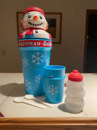 Snow Cone Snowman Maker