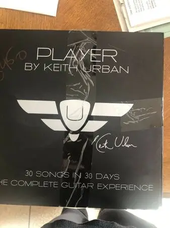 Keith Urban guitar instructional DVD set. Great for beginners