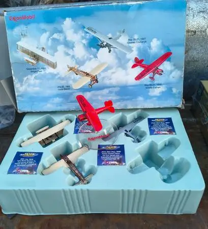 Exxon Mobil 100 Years of Flight Plane Set with Stands