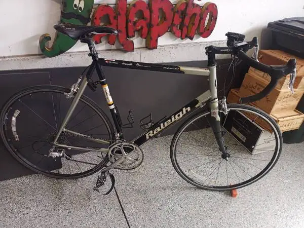 63CM RALIEGH PROFESSIONAL CHORUS 27 SPEED ROAD BIKE IN PRISTINE COND
