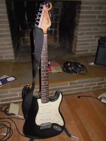 Squier Strat+Practice Amp