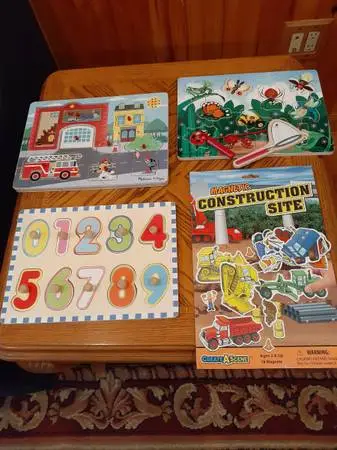 Melissa & Doug Puzzles-Number puzzle-Magnet Construction Board $5-$8