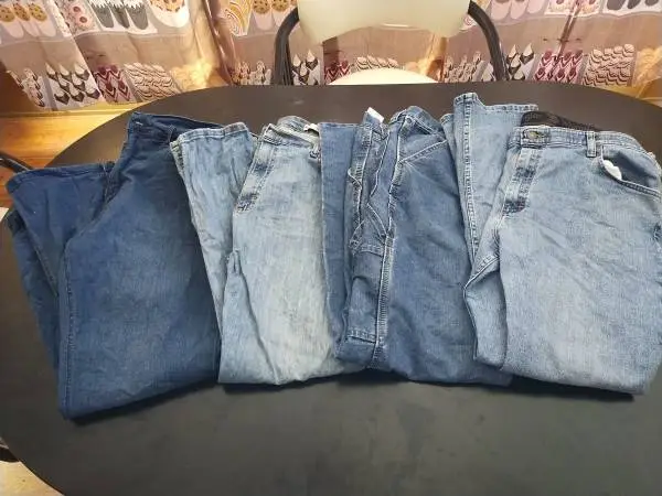 Set of 4 Mens Like New Jeans SIZE AND INFO IN LISTING
