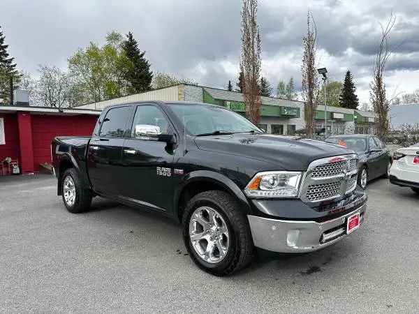 2017 RAM 1500 LARAMIE 4X4