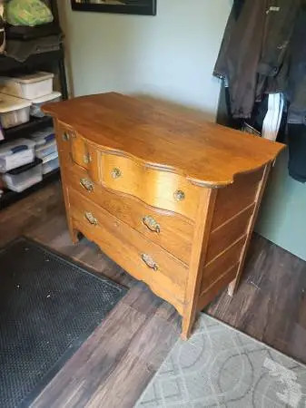 Antique chest of drawers