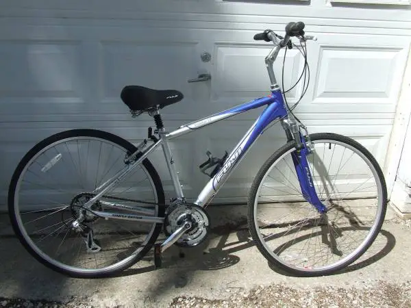 Fuji Crosstown Road Bike