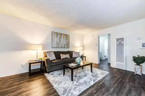 **6 WEEKS FREE!**Comfortable 1 bd, 1 ba for all your needs.